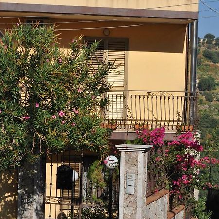 Ferienwohnung Casa Dell'Oleandro Gallodoro Exterior foto