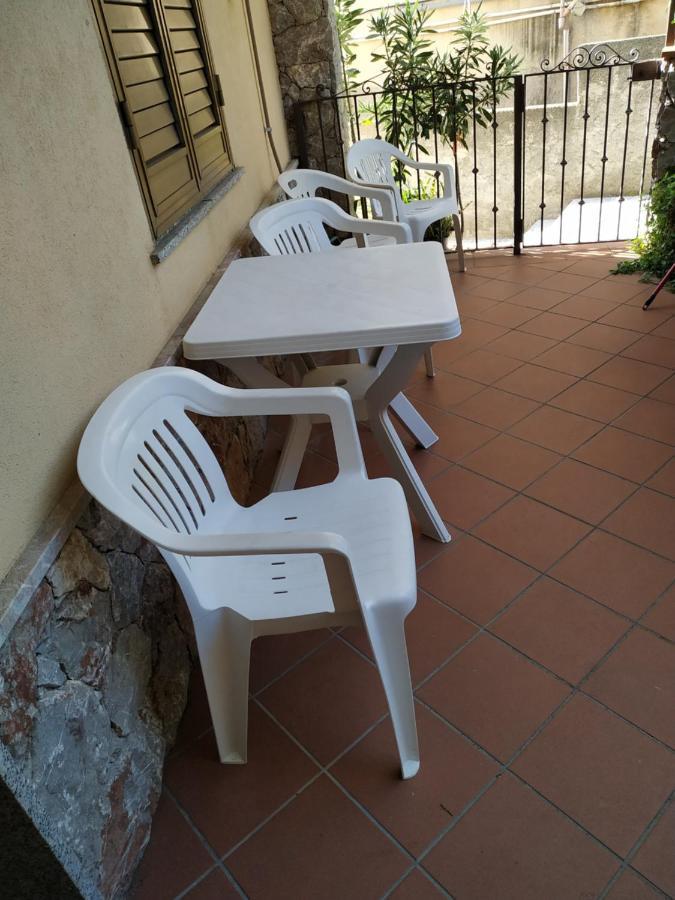 Ferienwohnung Casa Dell'Oleandro Gallodoro Exterior foto