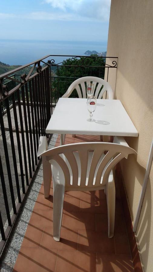Ferienwohnung Casa Dell'Oleandro Gallodoro Exterior foto