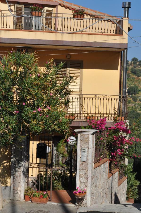Ferienwohnung Casa Dell'Oleandro Gallodoro Exterior foto